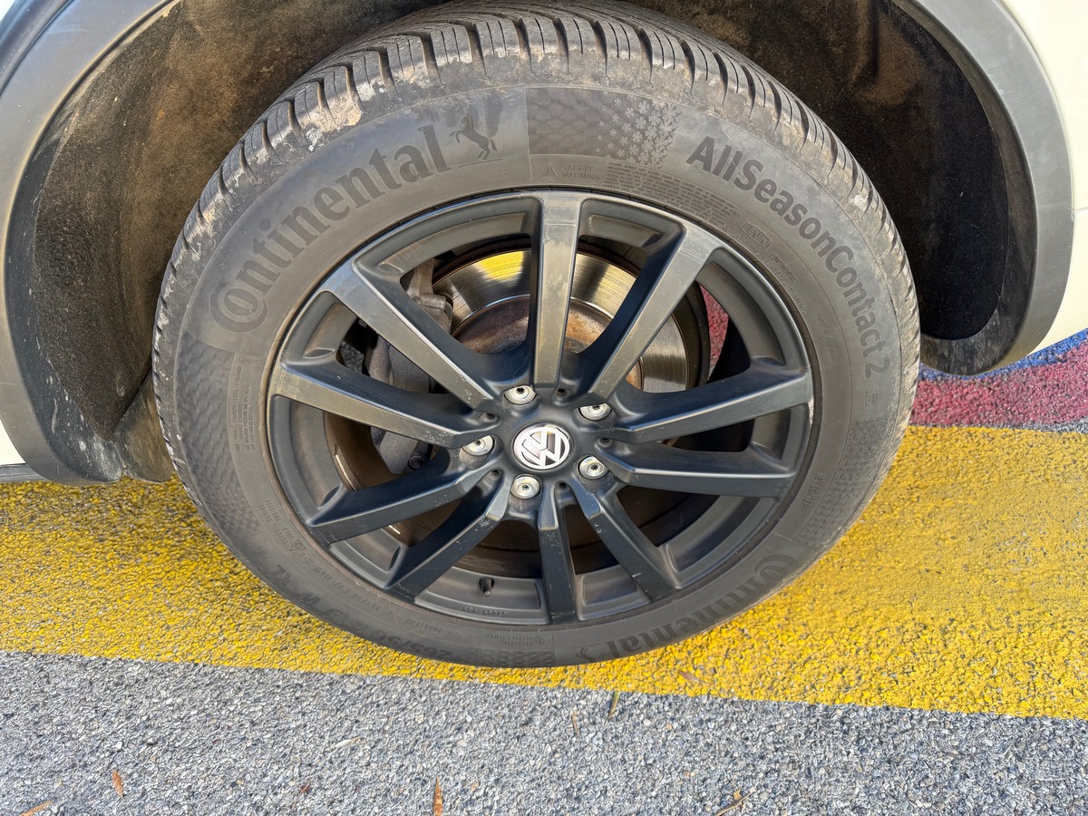 Volkswagen Touareg 3.0 TSI V6 379 CV Hybrid / Jantes Noires / Gps / Carat Edition