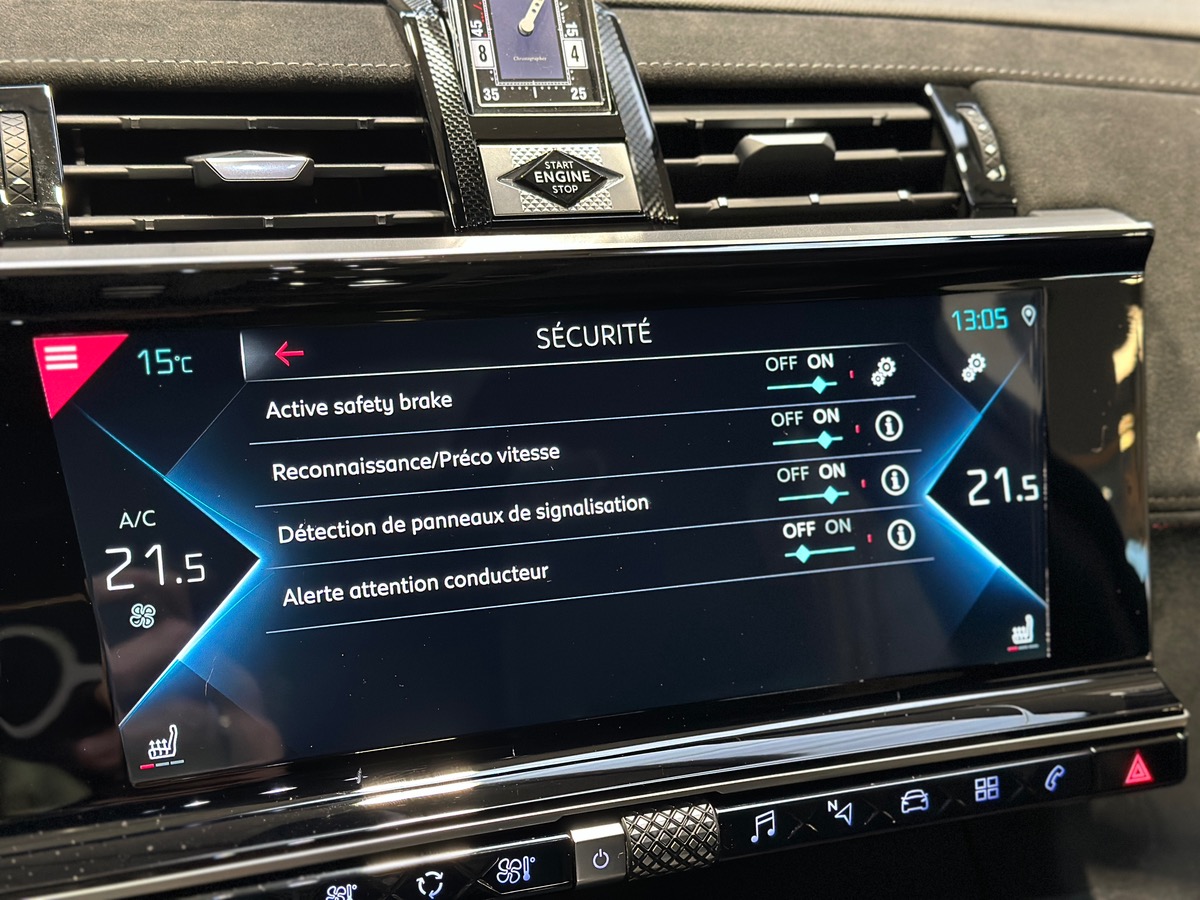 DS Ds7 Crossback 225 ch e-Tense Performance Line Plus / ATTELAGE / HI-FI FOCAL / TOIT PANO /CARPLAY
