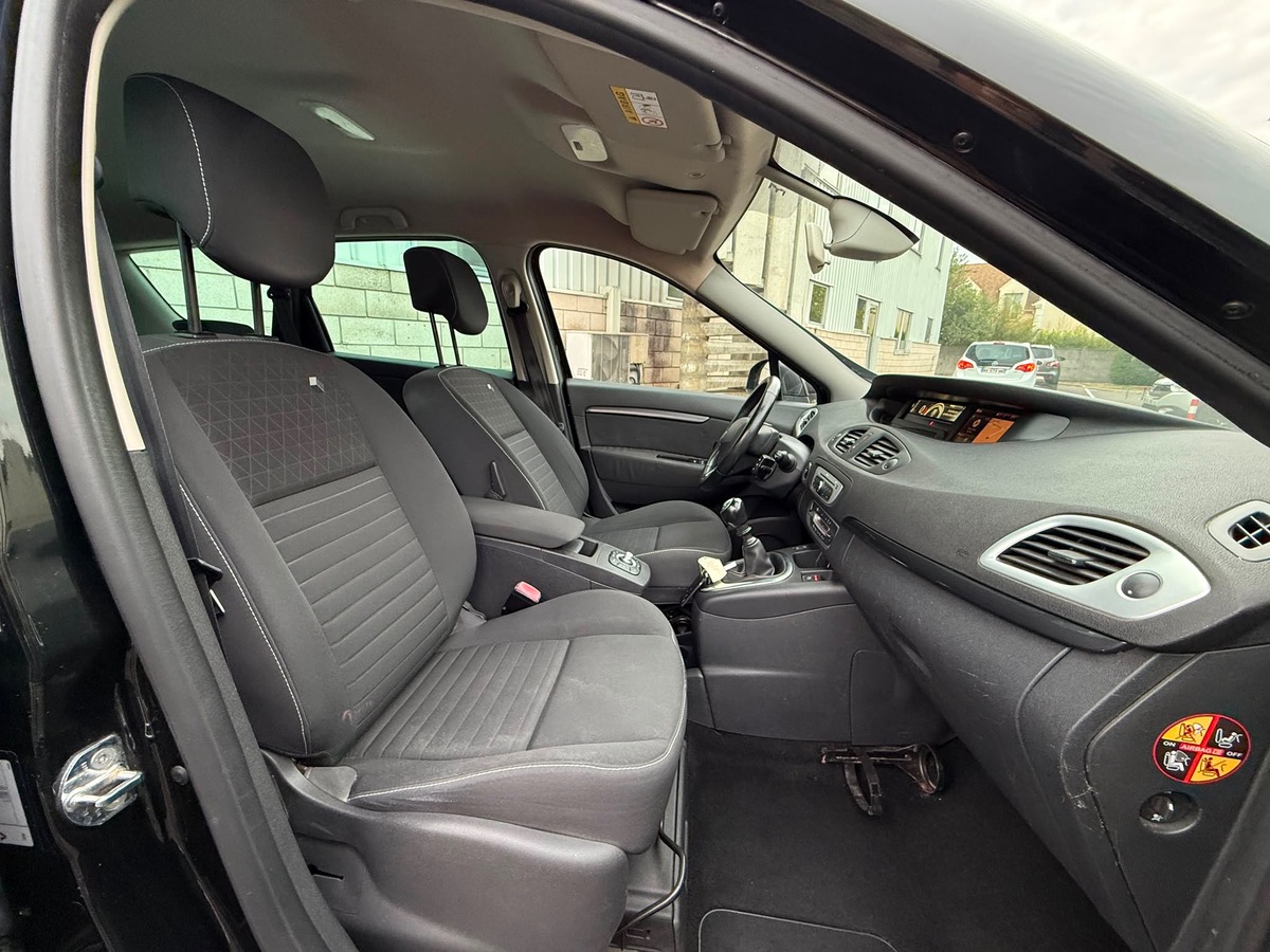RENAULT Grand Scenic 1.5 DCI 110 CV LIMITED 7 place 1er mains garantie 6 mois
