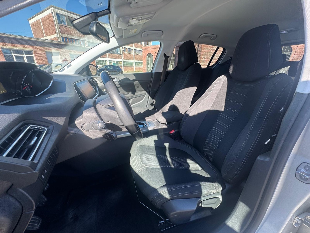 Peugeot 308 1.6 Blue-Hdi 120cv Allure - Garantie - première Main