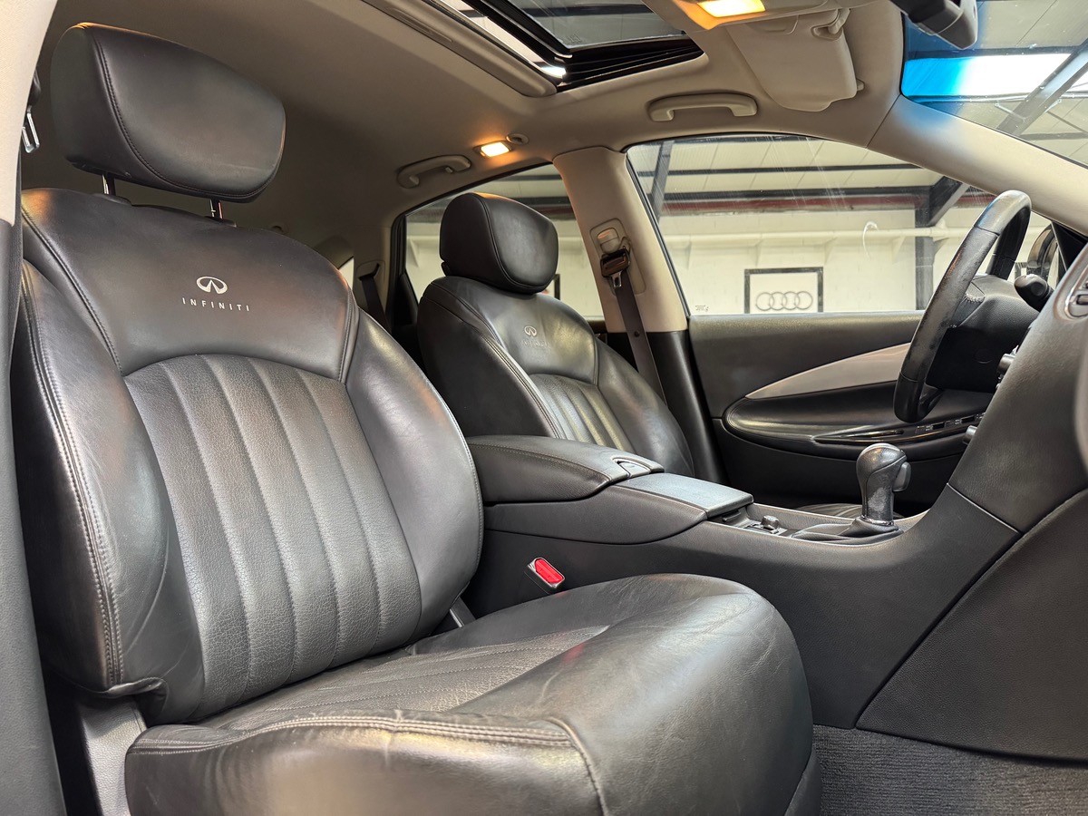 Infiniti EX30D GT PREMIUM V6 AWD AUTO-S7 238CV TO/ATTELAGE/CAM 360°/BOSE ENTRETIEN COMPLET A 