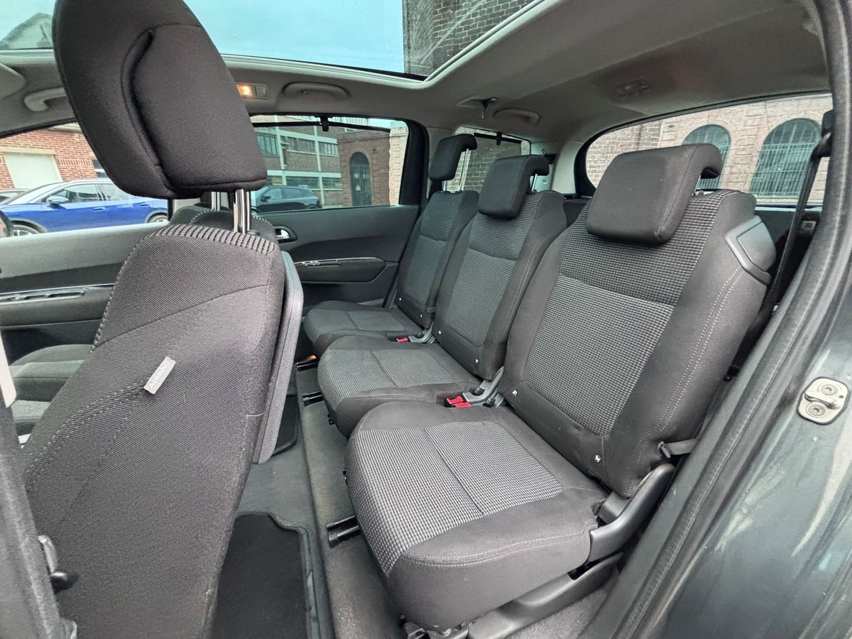 Peugeot 5008 7 places 1.6 HDi 110 Premium Pack - Distribution neuve - Garantie