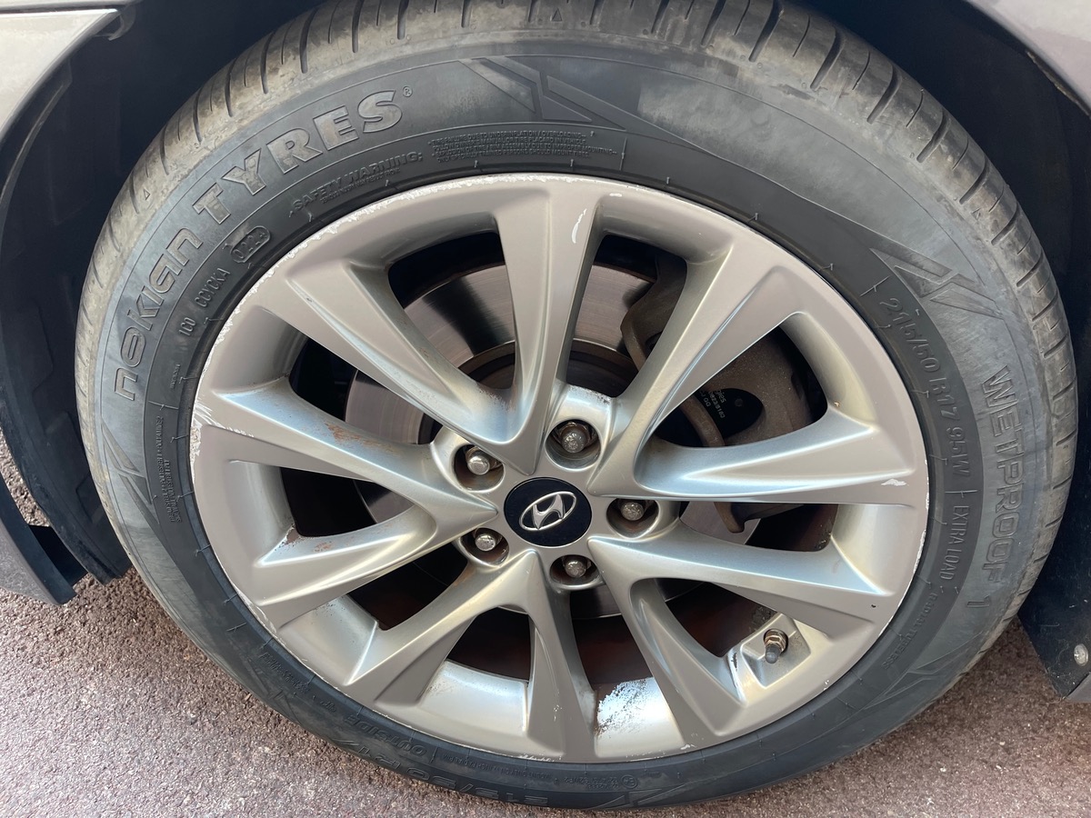 Hyundai i40 SW 1.7 CRDI 136 CV / Toit ouvrant / Barre de Toit / Moteur à Chaine