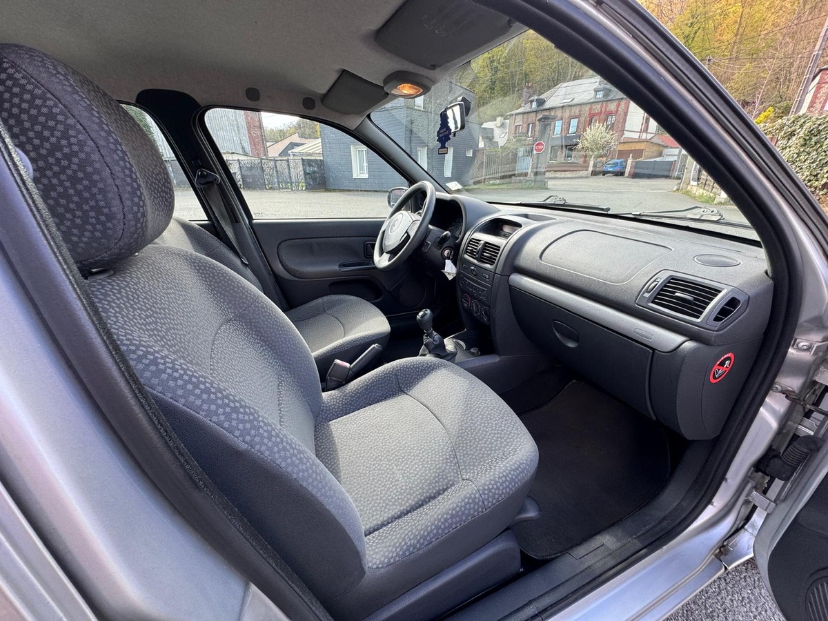 RENAULT Clio II Phase 2 1.2 Campus - 5 portes - Distribution neuve - Garantie
