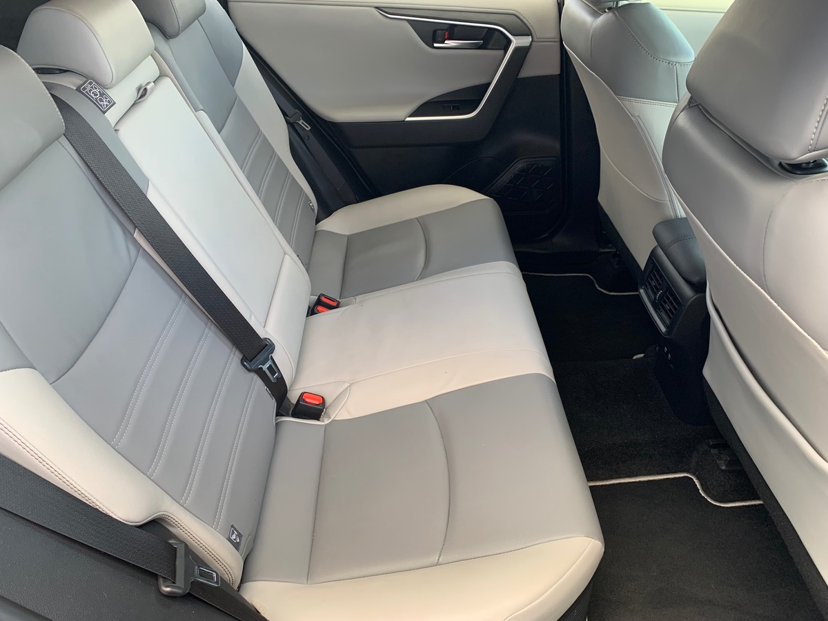 Toyota RAV4 222 ch | AWD | Lounge | Caméra vue 360° | Cuir | Régulateur de vitesse adaptatif