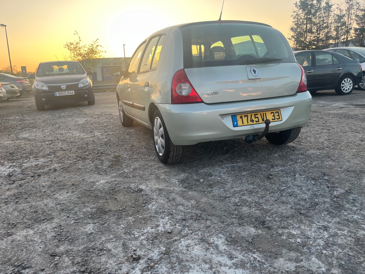 RENAULT Clio 1.5 dci