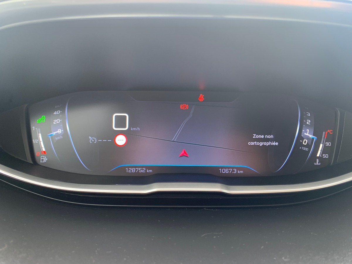 Peugeot 3008 130 ch | Allure | Toit ouvrant panoramique | Caméra recul | Attelage | Apple car play