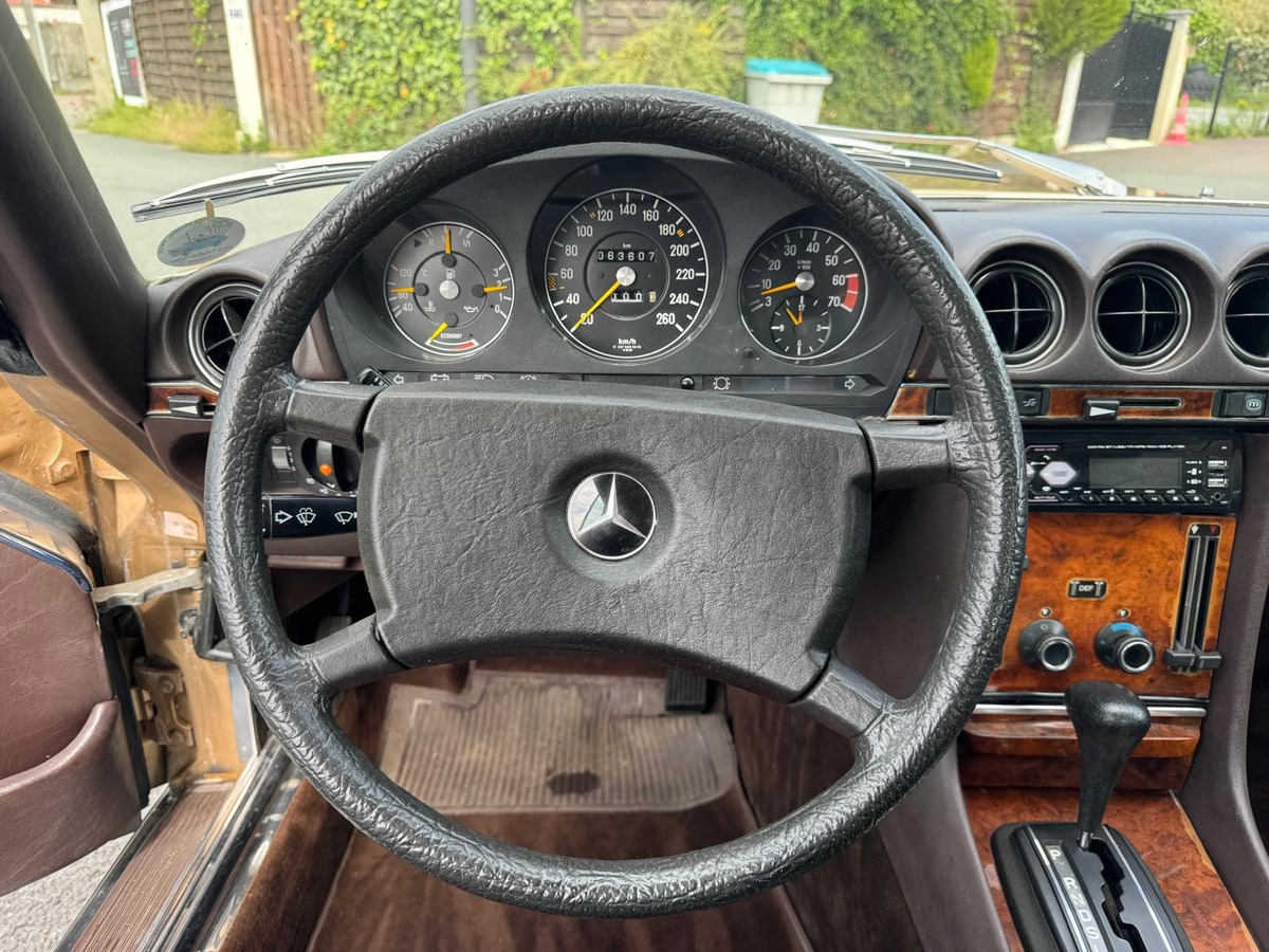 Mercedes-Benz SLC 500 V8 (C107) 240cv - Française - Kilométrage non garanti
