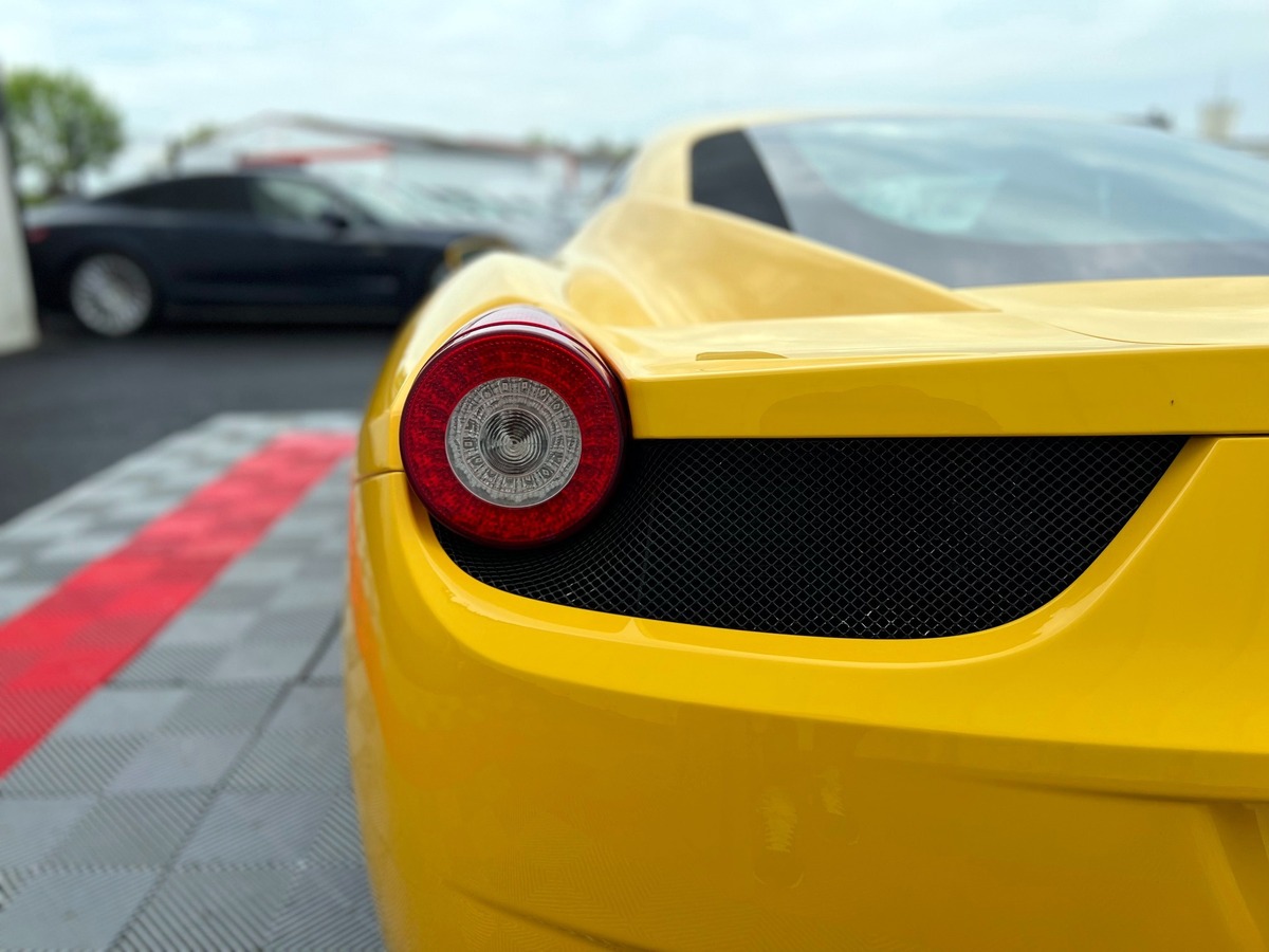 Ferrari 458 ITALIA V8 4.5 570 VOLANT LED / BAQUET