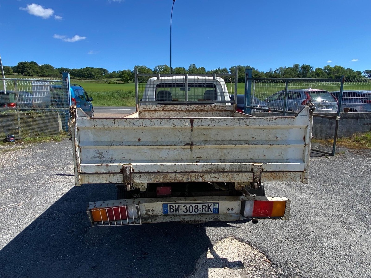 Hyundai DIVERS H200 benne 2.5 td 100cv / roue jumelées
