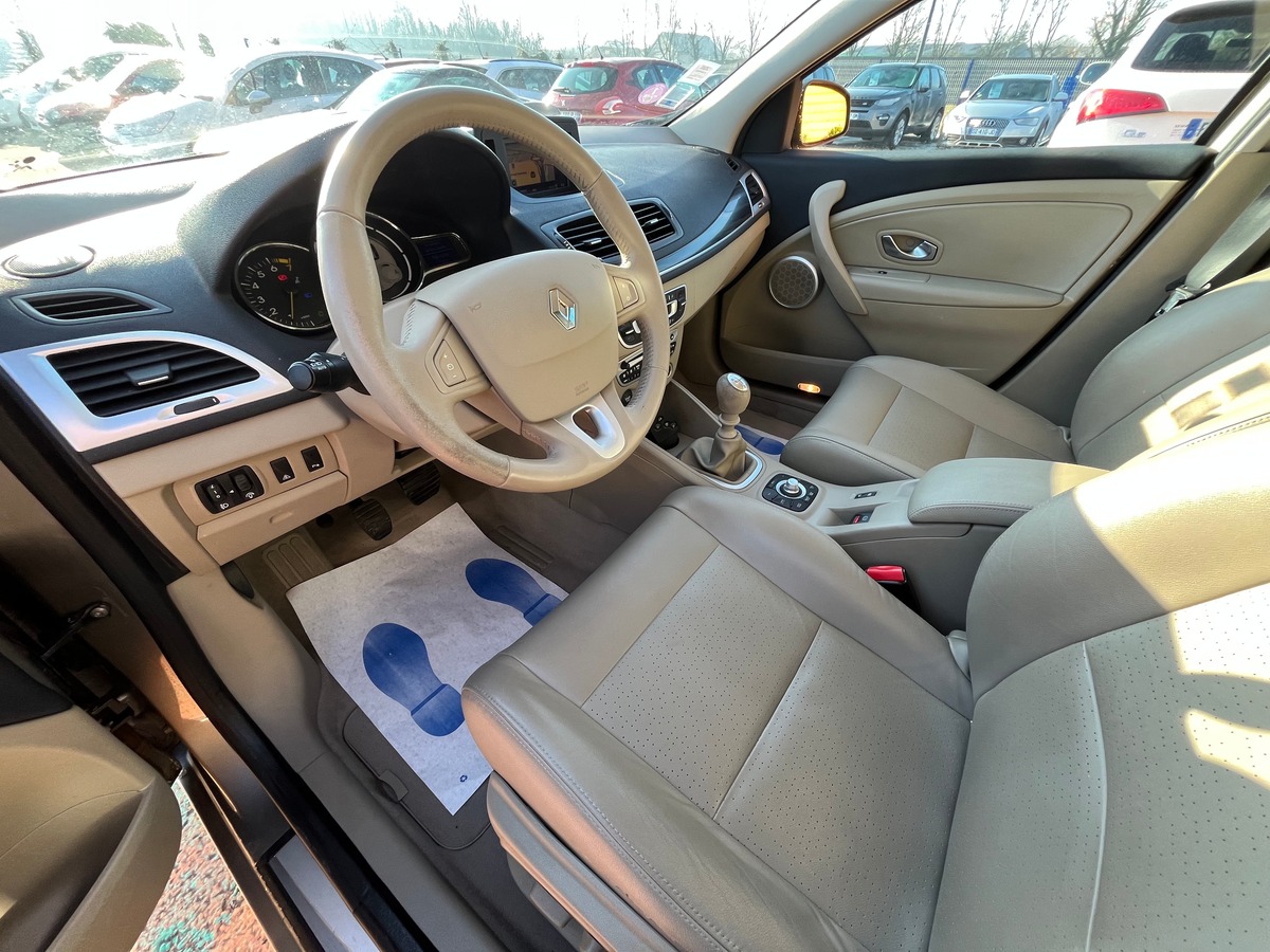 RENAULT Megane III 1.4 TCe 131 CH PRIVILÈGE