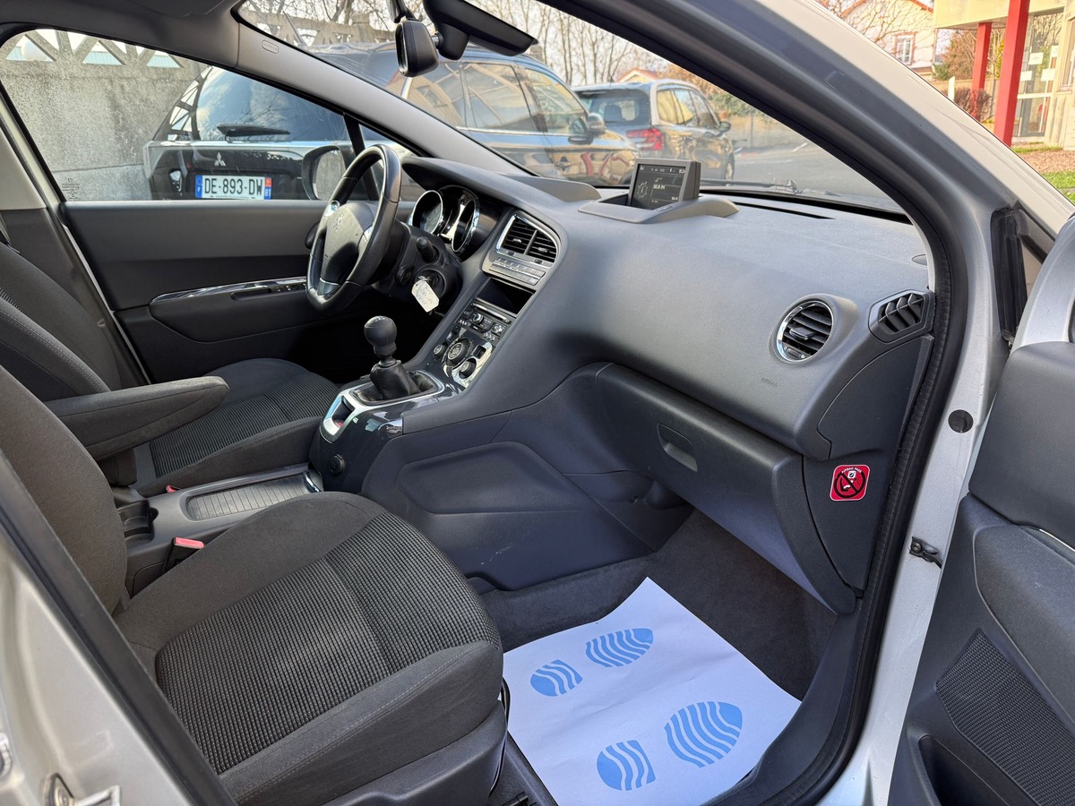 Peugeot 5008 1.6 HDI 120 CV allure 7 places