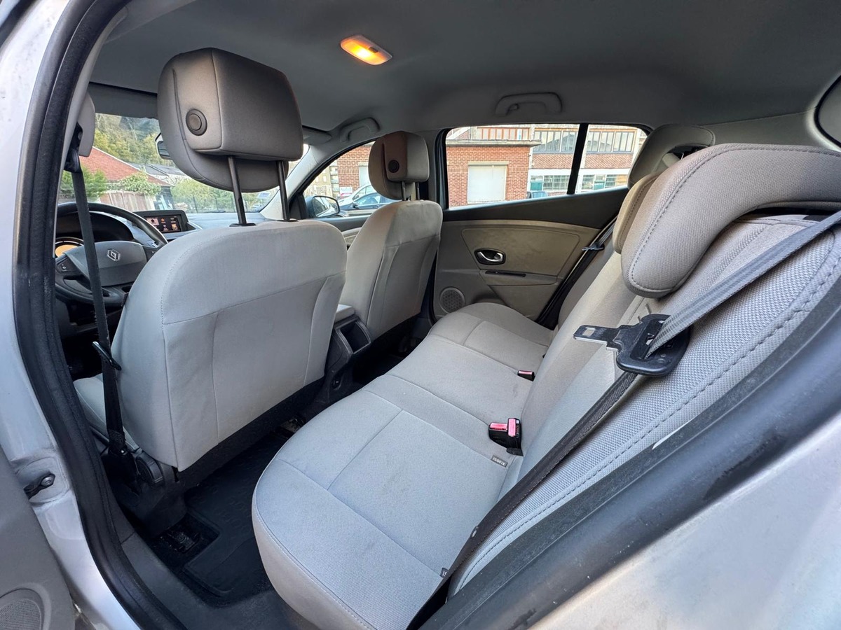 RENAULT Megane III 1.6 E85 (Flexfuel) 110cv Carminat Tom Tom  - Garantie