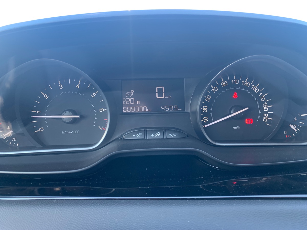 Peugeot 208 82 | Signature | kit distribution fait à 9148 kms en 01/2025 | Suivi entretien Peugeot