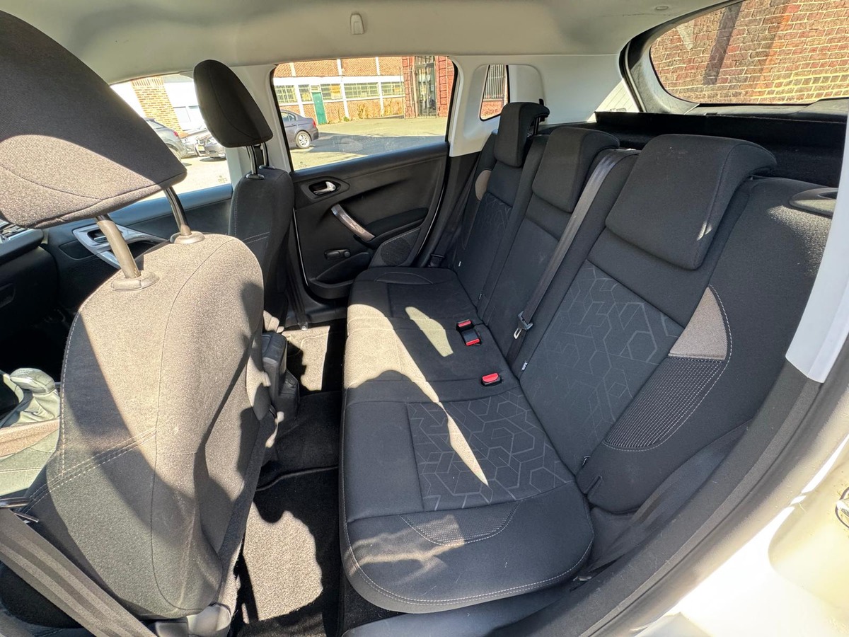 Peugeot 2008 STYLE 1.6 BlueHDi S&S 100cv - Garantie