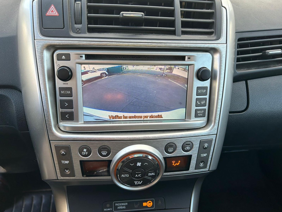 Toyota Verso 2.0 D-4D 128 CV sKyviews 4XCBLues
