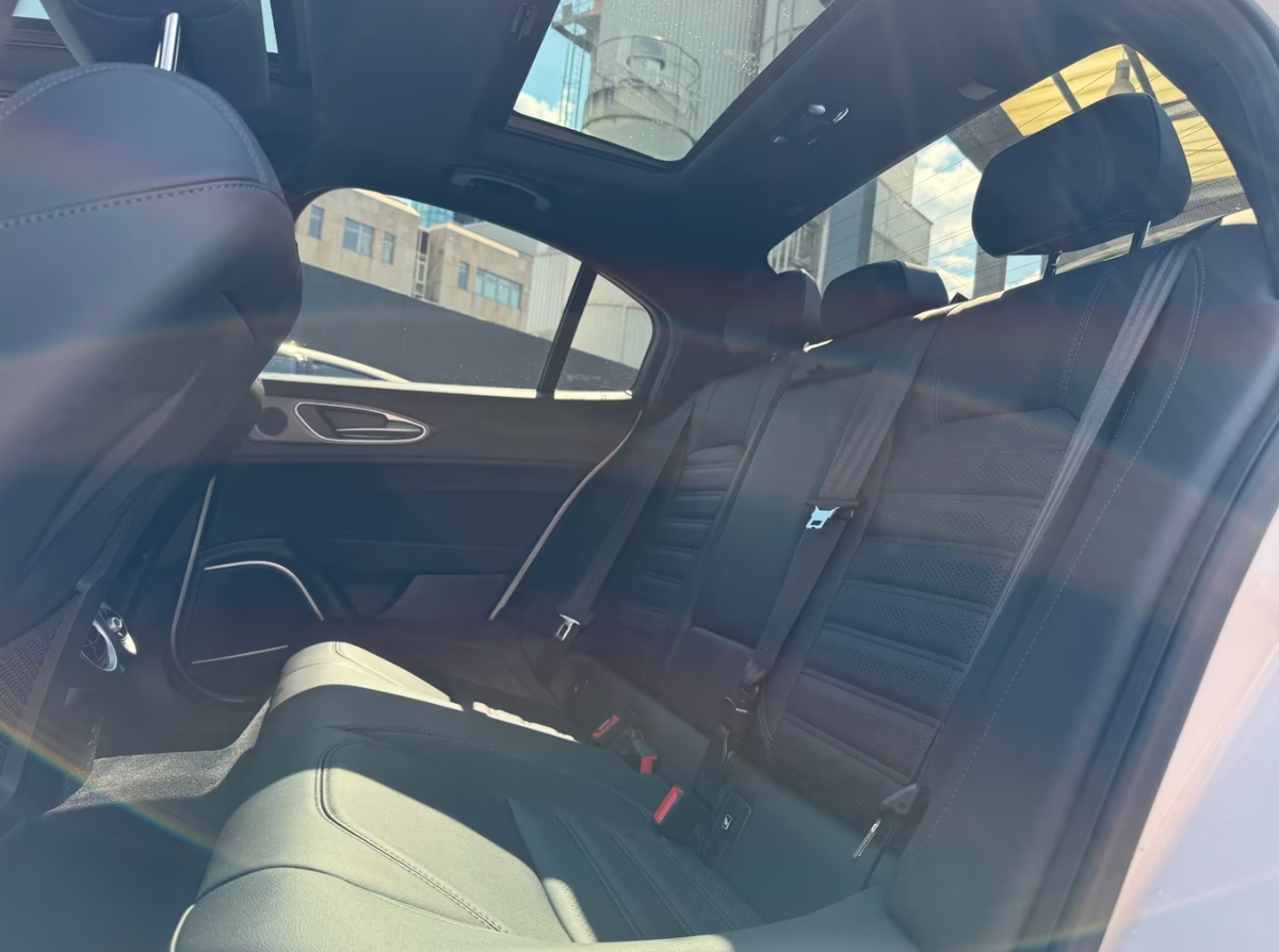 Alfa Romeo Giulia 2.0 TB 280ch Veloce Q4 AT8 Toit ouvrant Harman-Kardon