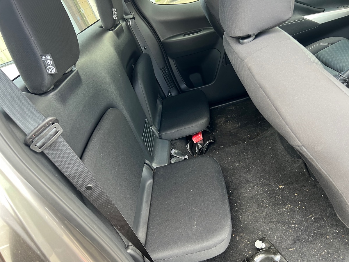 Nissan Navara 2.3L KING CAB 163ch,  SUIVI COMPLET, GARANTIE CONSTRUCTEUR