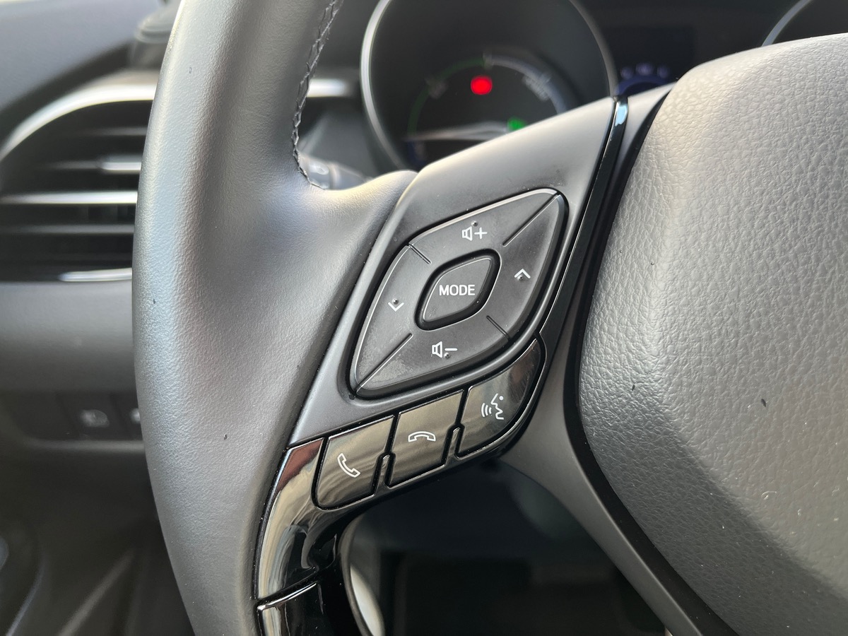 Toyota C HR 1.8 HYBRIDE 122ch COLLECTION, Cuir Alcantara, Sièges chauffants, Caméra de recul, JBL