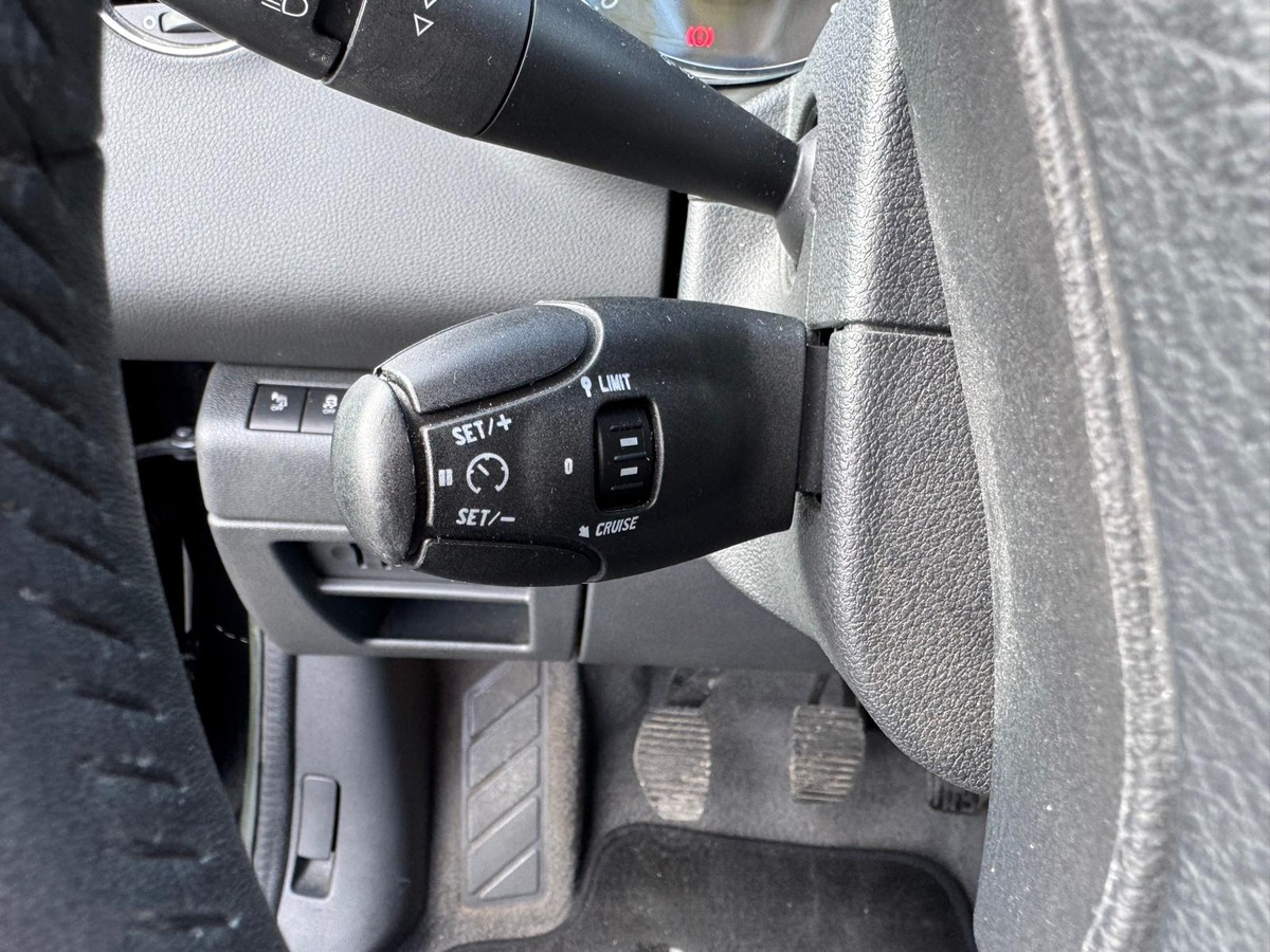 Peugeot 3008 1.6 HDi 115cv Allure - Attelage - Garantie