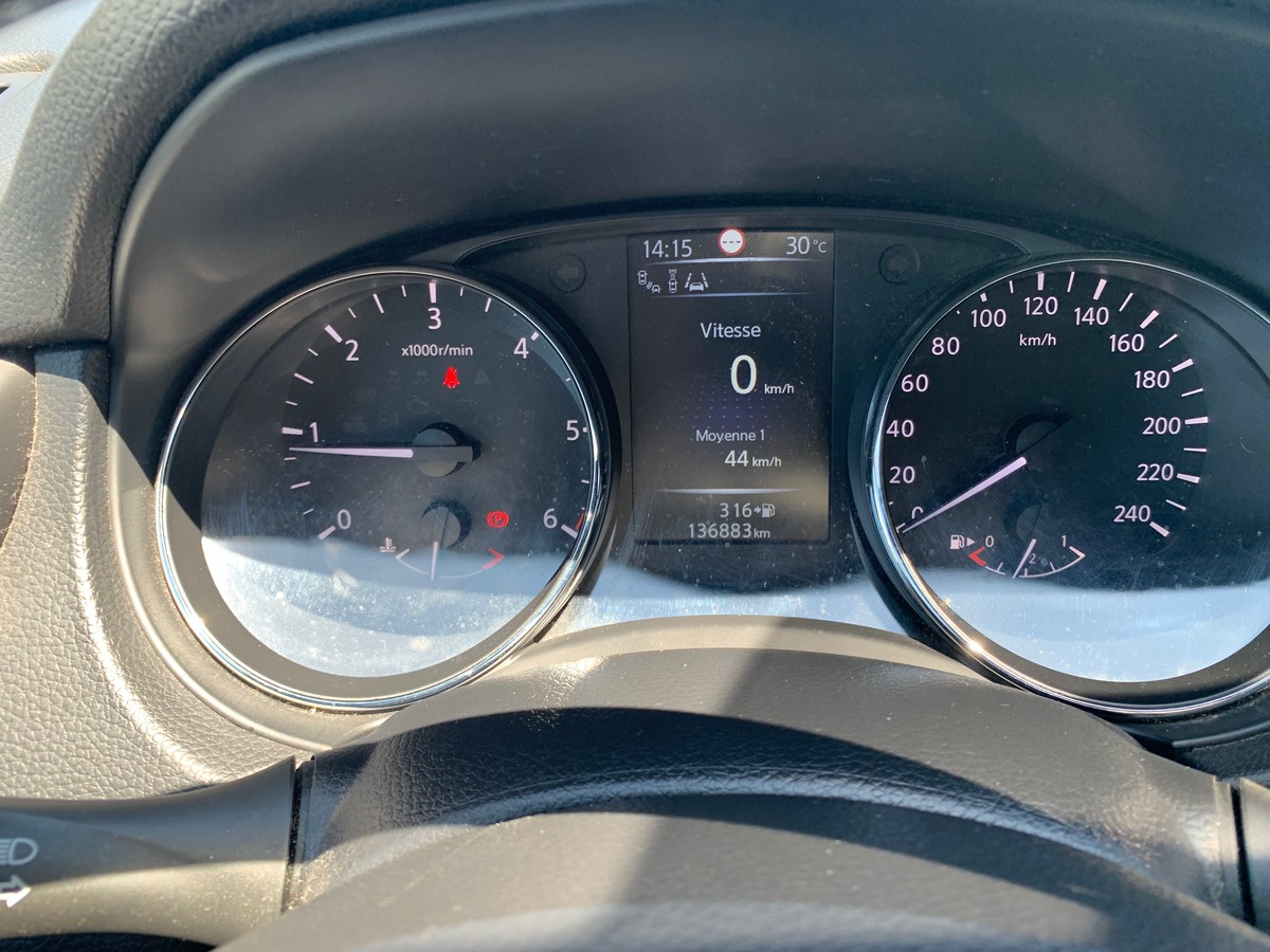 Nissan Qashqai 130 ch | Tekna | Toit panoramique | Caméra de recul | Régulateur vitesse | Attelage