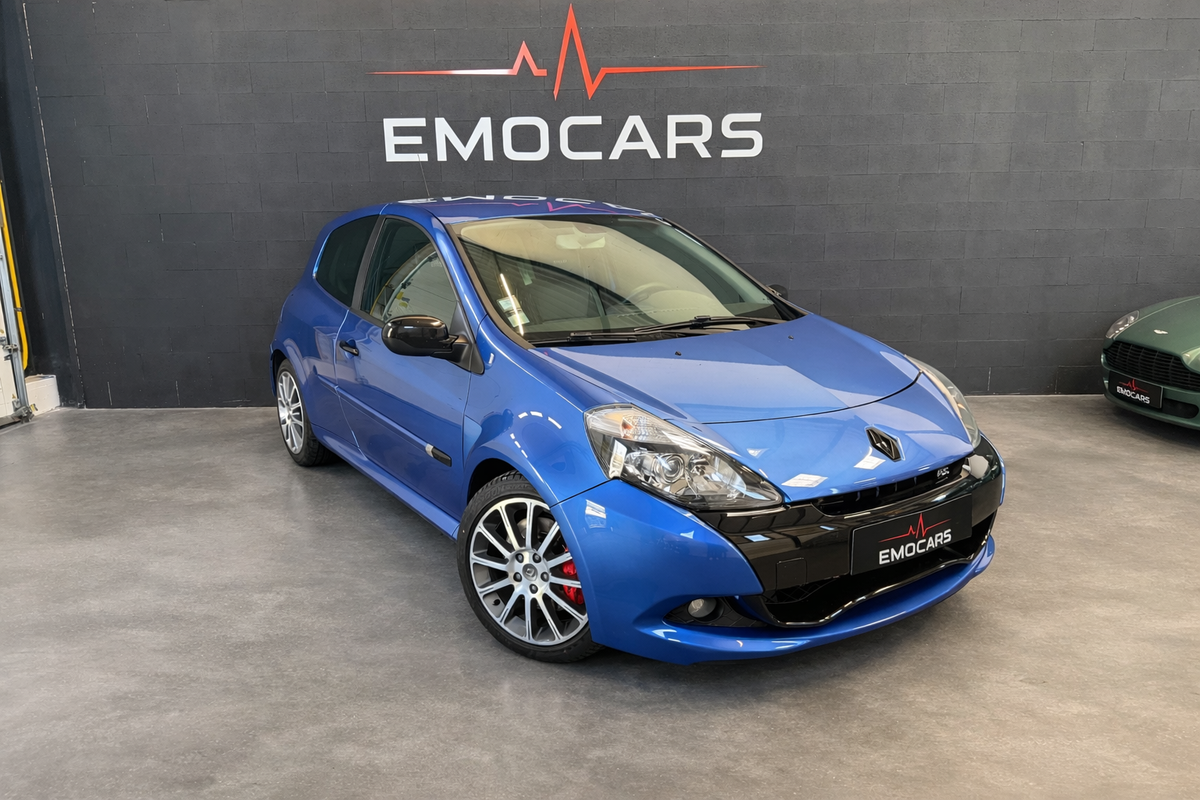 RENAULT Clio III RS LIGNE AKRAPOVIC