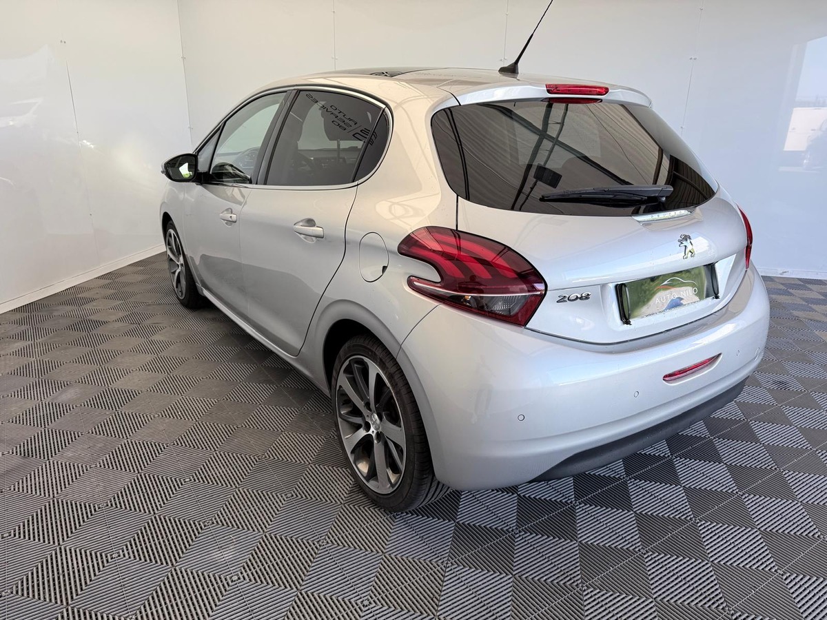 Peugeot 208 1.6 Bluehdi 100 Feline
