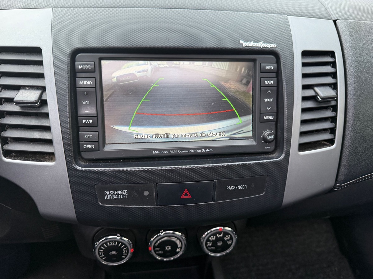 Mitsubishi Outlander 2.2 DI-D 177 CV intense 7 places 4XCBLue
