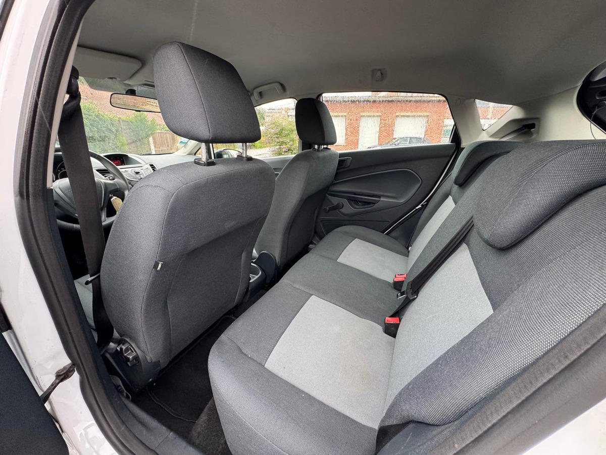 Ford Fiesta 1.25 82cv Ambiante Flexfuel (sans plomb / éthanol) - Garantie