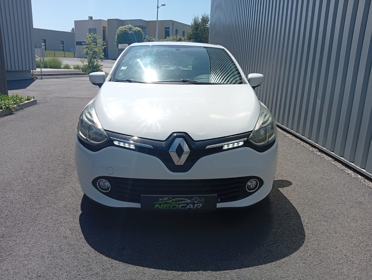 RENAULT Clio Sté 1.5 dCi 75ch Air MédiaNav eco² 90g / DISTRIBUTION NEUVE / TVA RECUPERABLE