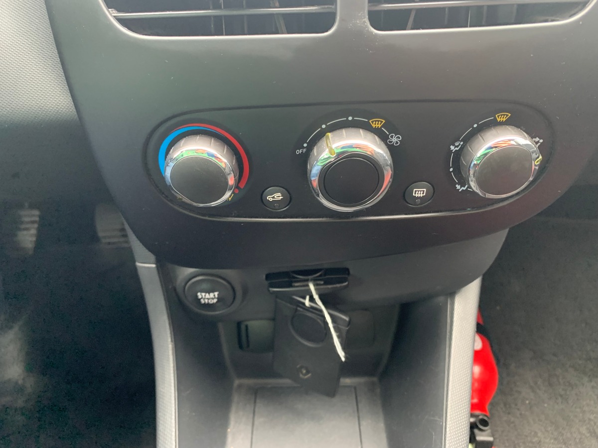 RENAULT Clio IV 75 ch | Régulateur de vitesse | Bluetooth | Kit de distribution changé chez RENAULT