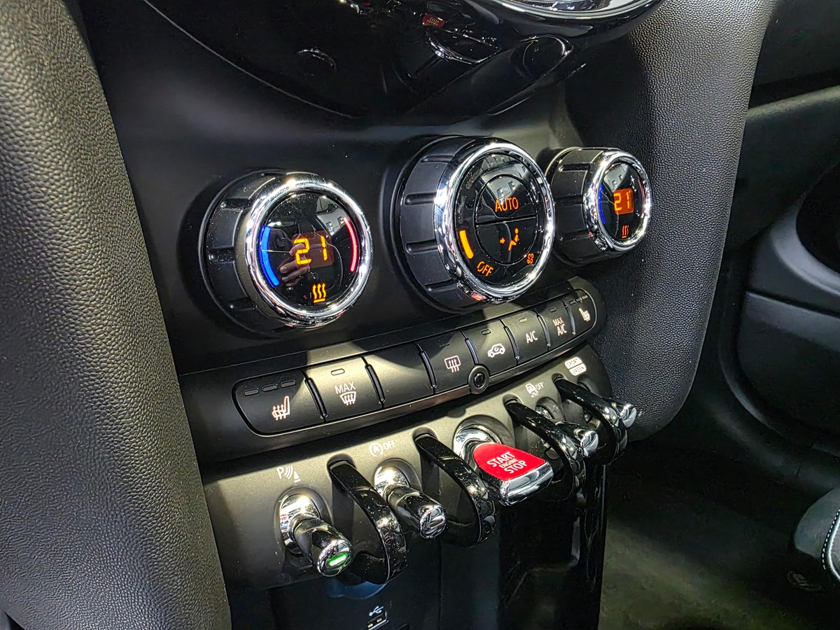 Mini Mini JCW III JOHN COOPER WORKS 1to6 EDITION // EDITION LIMITEE 999 EXEMPLAIRES MONDE