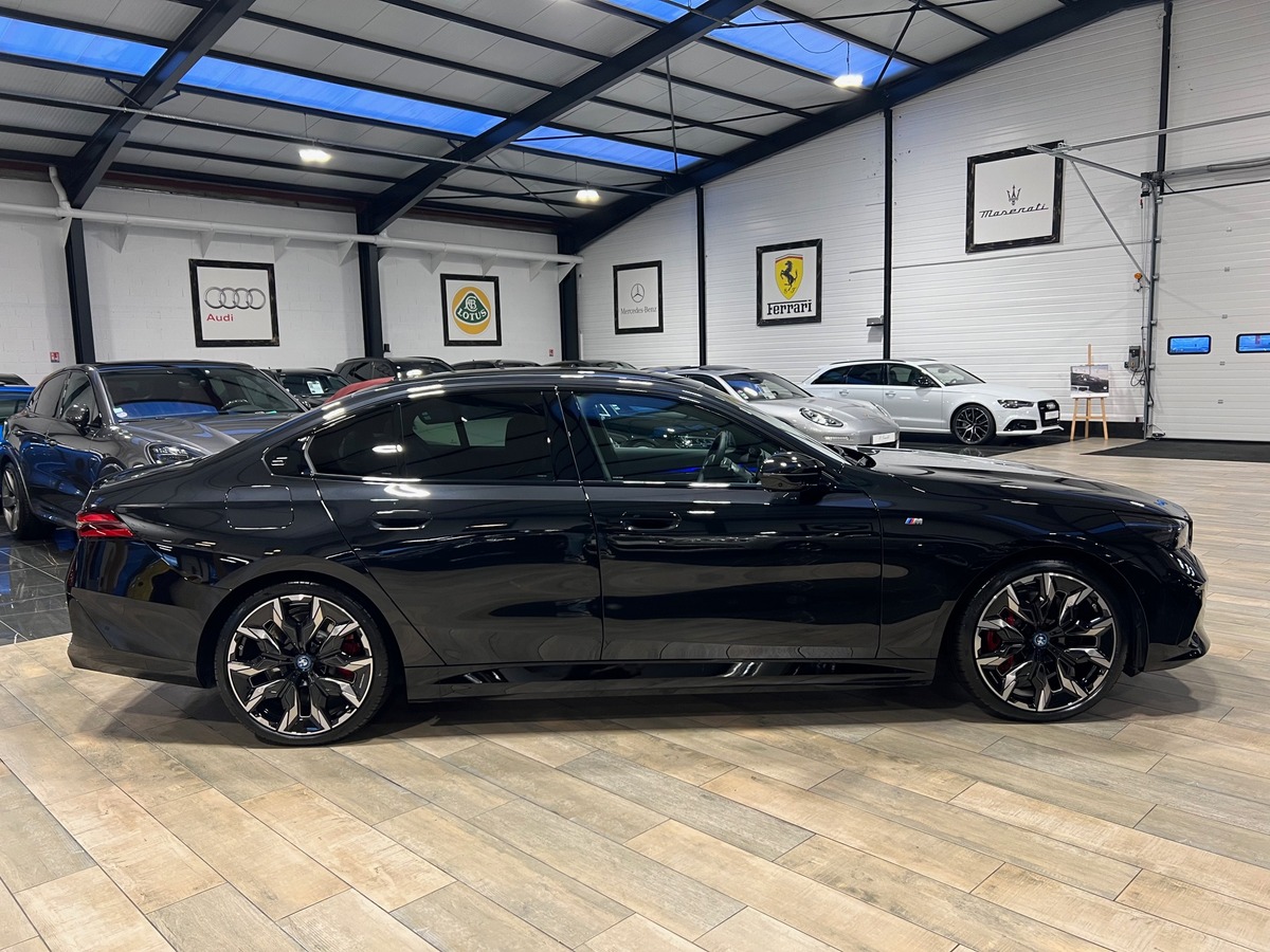 Bmw i5 M60 XDRIVE40 601 BERLINE - 990KM NEUVE / TVA RECUPERABLE g