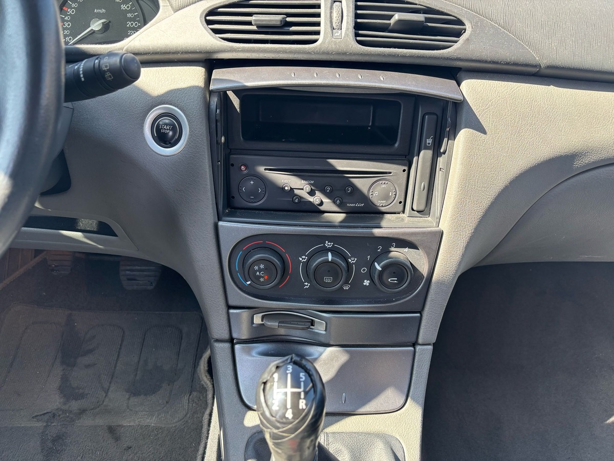 RENAULT Laguna II 1.6 107 - Finition Authentique - Garantie - Distribution neuve - Attelage