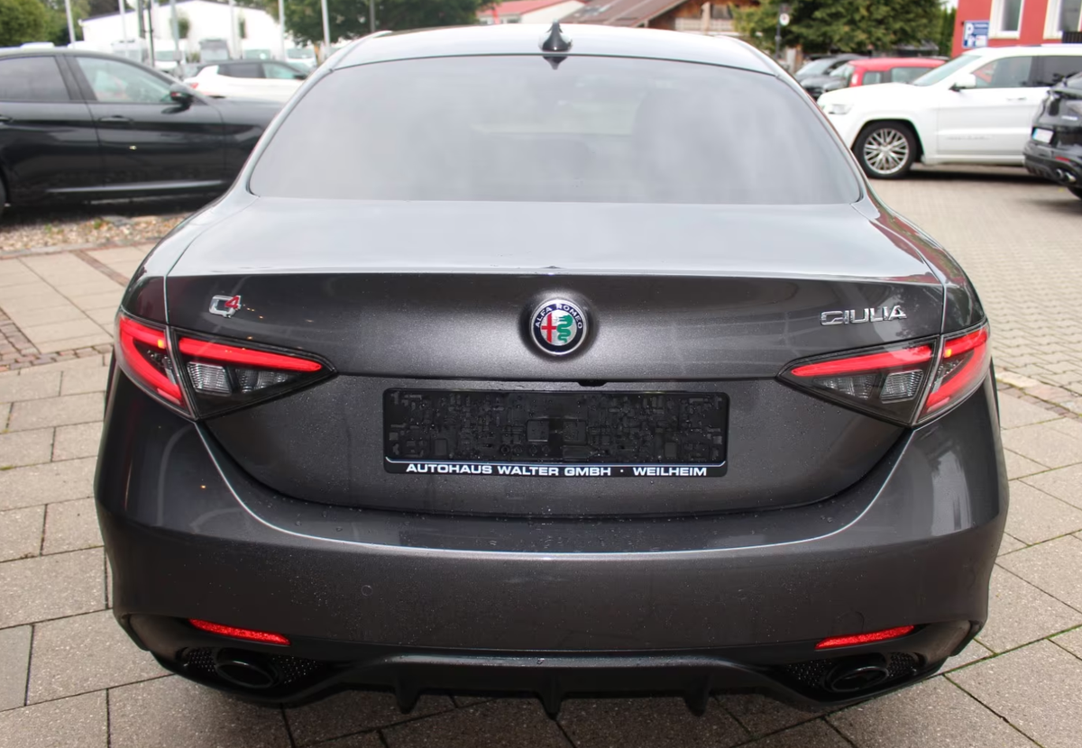 Alfa Romeo Giulia 2.0T 280ch Veloce Q4 AT8 Grise Vésuve