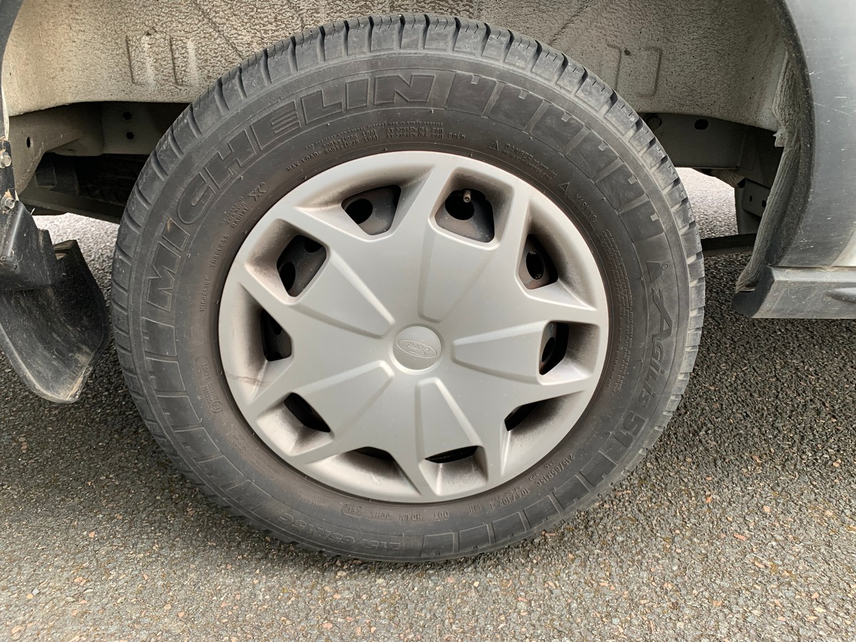 Ford TRANSIT 130 ch | Attelage | Régulateur de vitesse | Bluetooth | Plancher bois et latérale