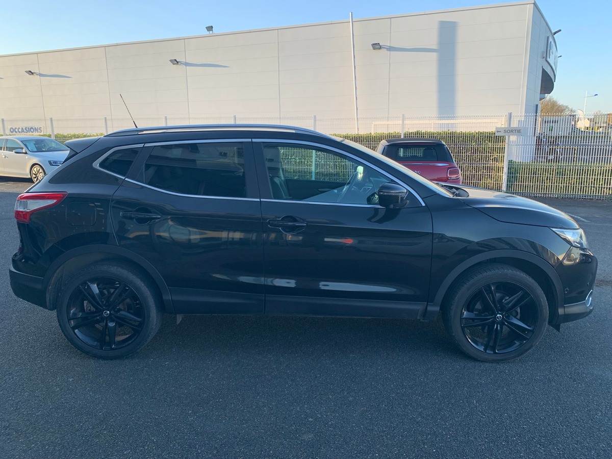 Nissan Qashqai 130 ch | Black edition | Caméra vue panoramique 360° | Toit panoramique | Jantes Alu