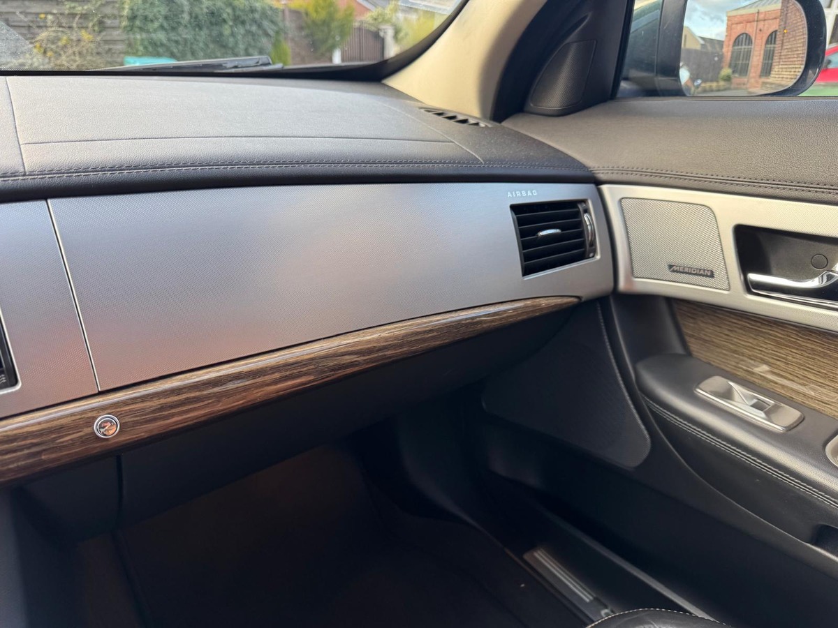 Jaguar XF 2.2D 200CV SPORTBRAKE LUXE - Garantie