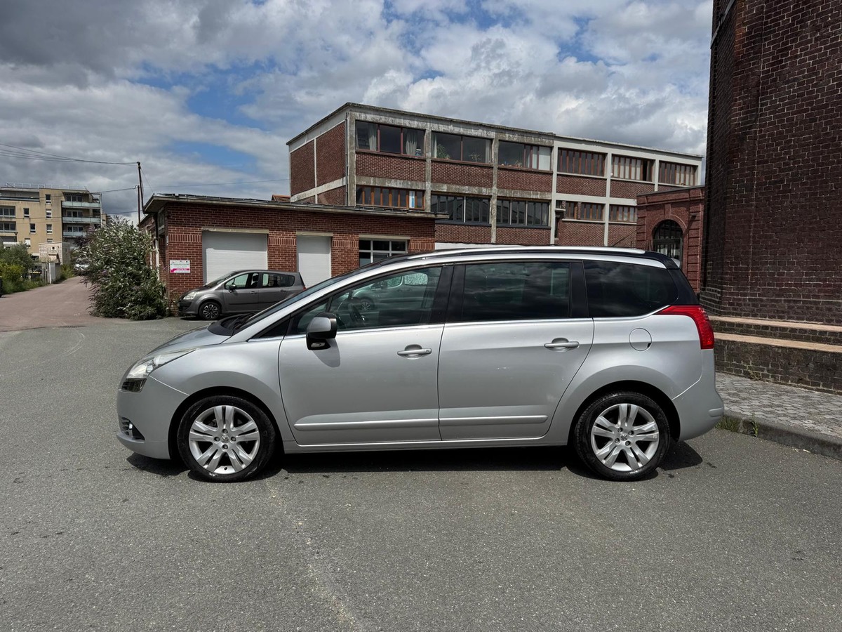 Peugeot 5008 1.6 hdi 110cv 7 places Allure - Garantie