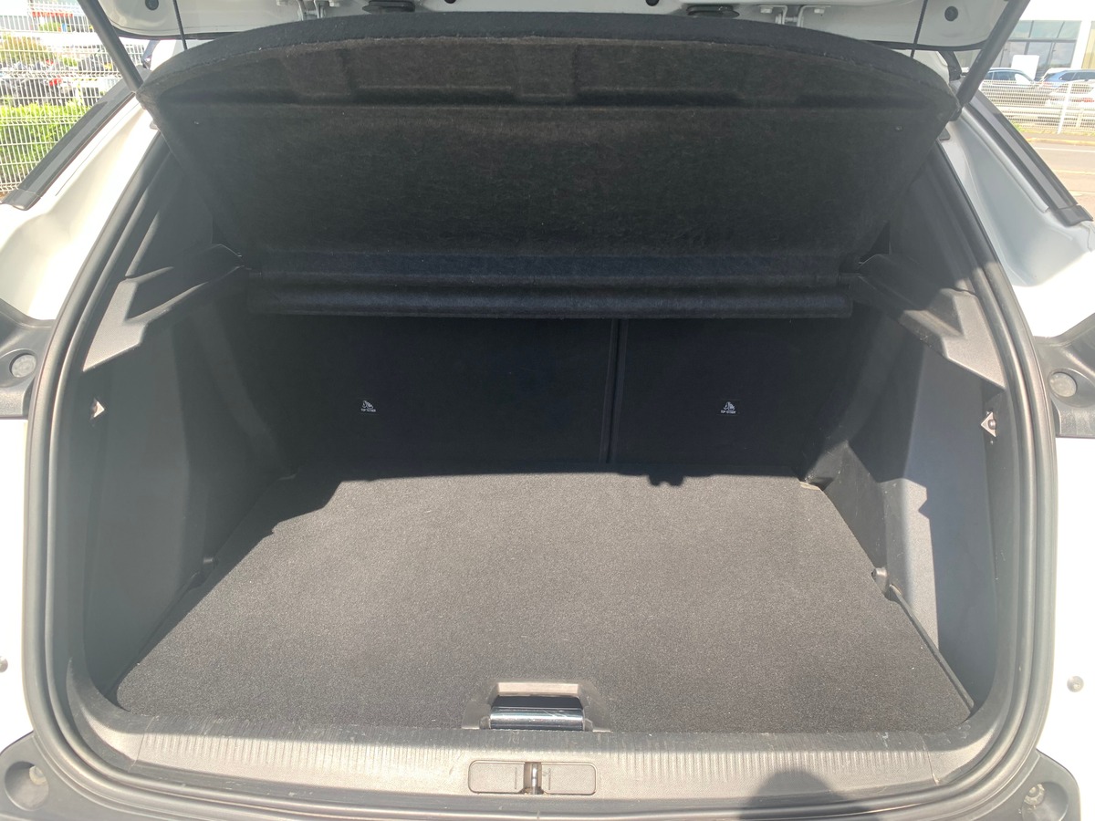 Peugeot 2008 130 chevaux | GT Line | Toit ouvrant panoramique | Apple car Play | Attelage