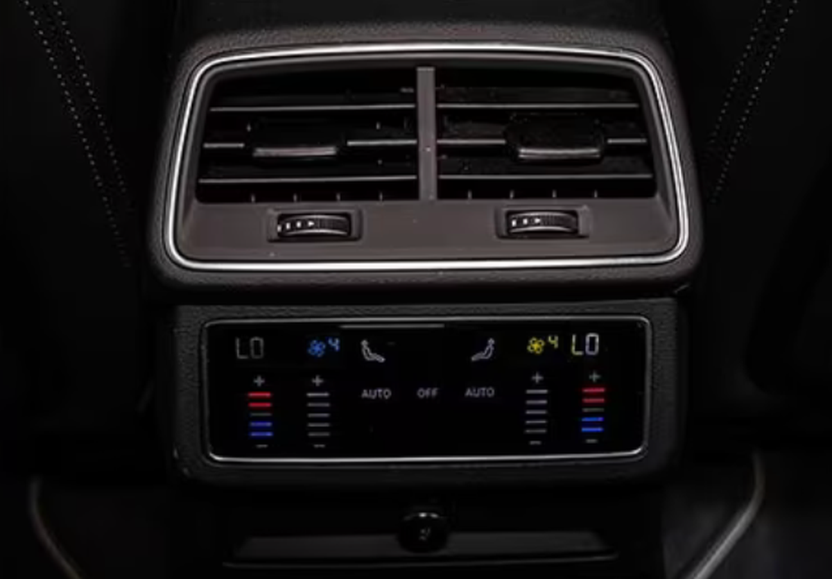 Audi A6 Avant V C8 55 TFSI e 367ch Compétition quattro S tronic 7/VO Allemand/Pas de malus