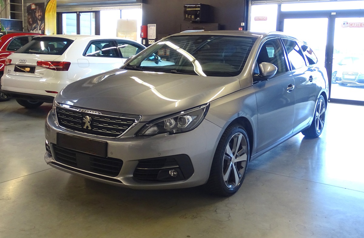 Peugeot 308 SW GENERATION-II SW 130 Ch ALLURE EAT BVA ( DISTRIBUTION OK / CARPLAY )