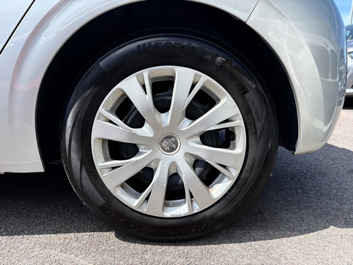 Peugeot 208 Société 1.6 hdi 75 BVM5