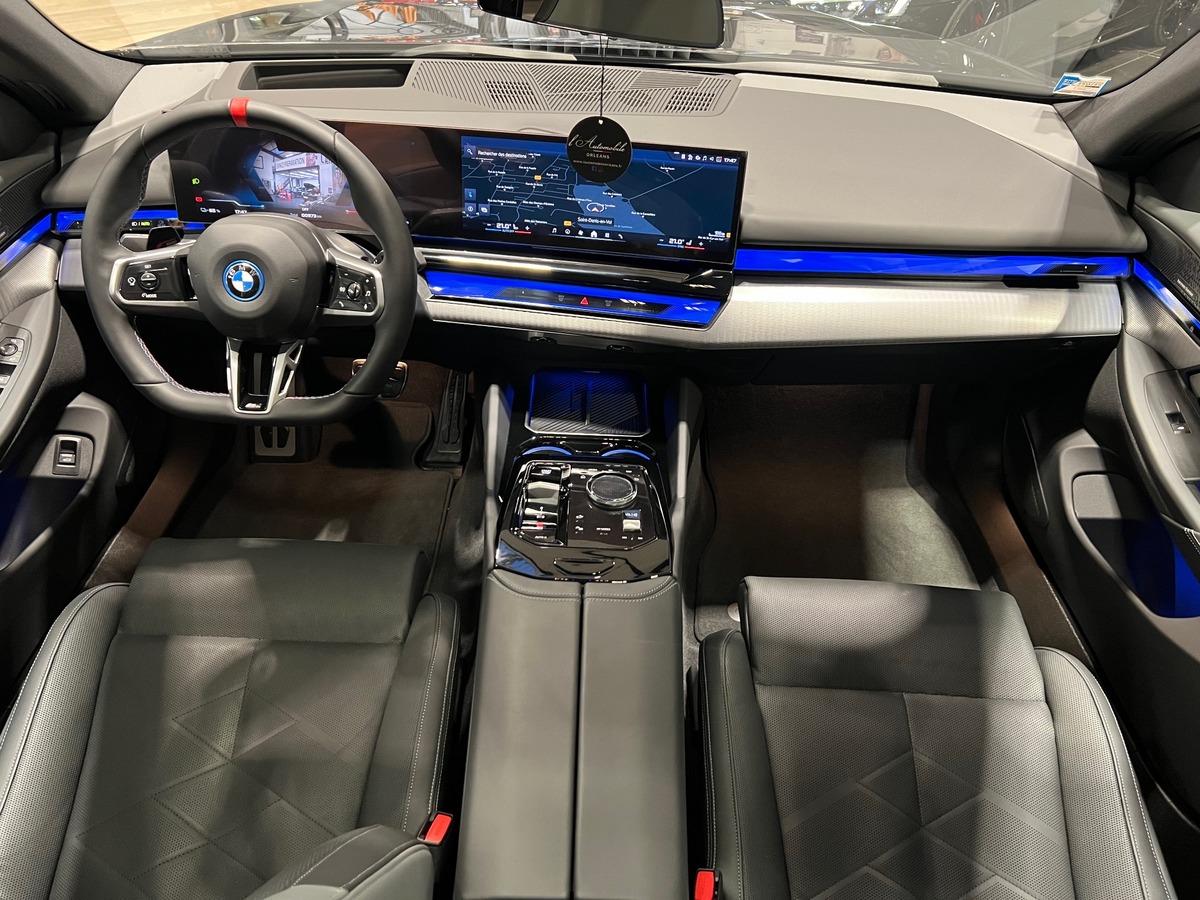 Bmw i5 M60 XDRIVE40 601 BERLINE - 990KM NEUVE / TVA RECUPERABLE g