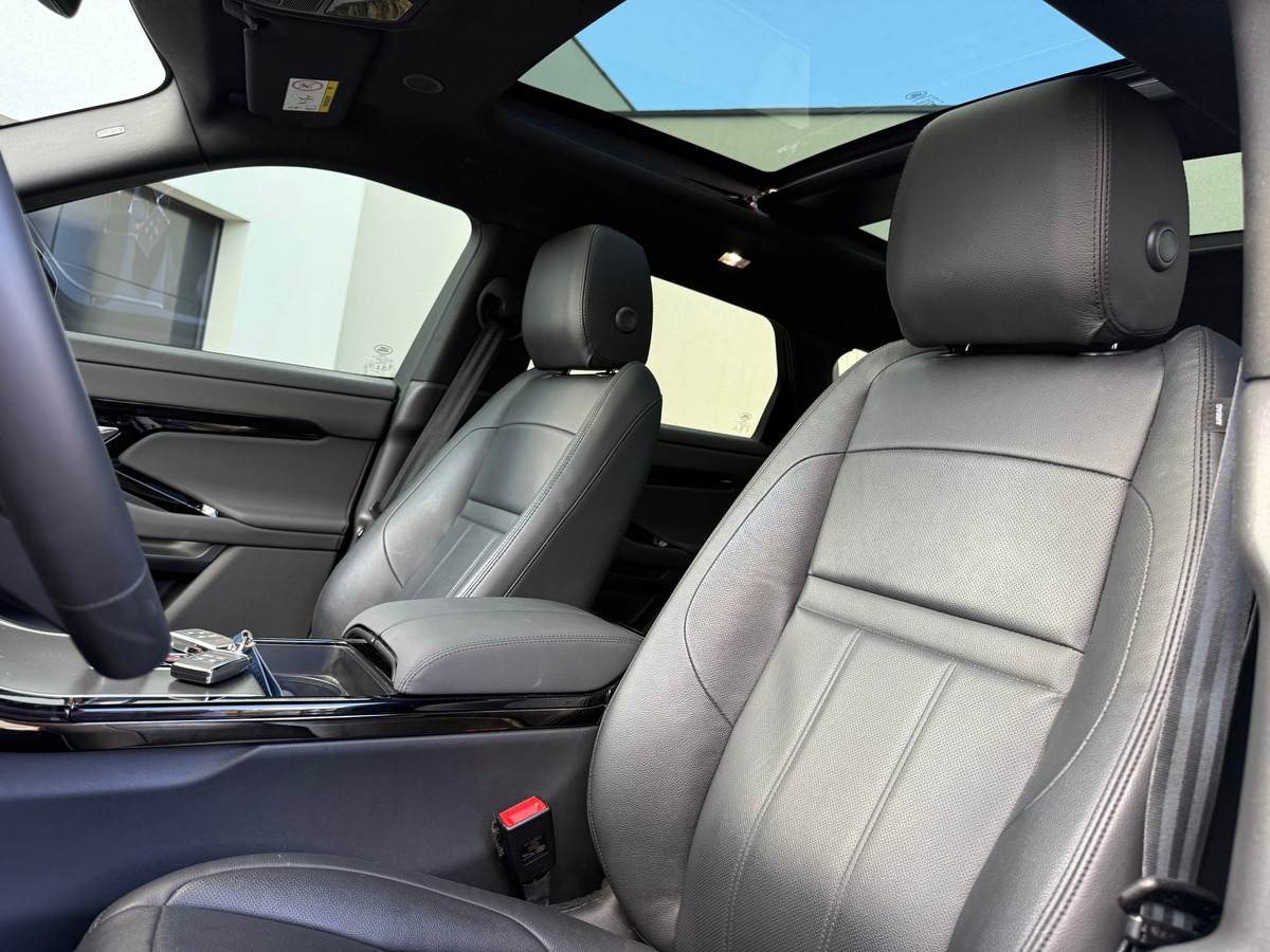 LAND ROVER EVOQUE P300E AWD DYNAMIC SE / TVA / 54683 KMS