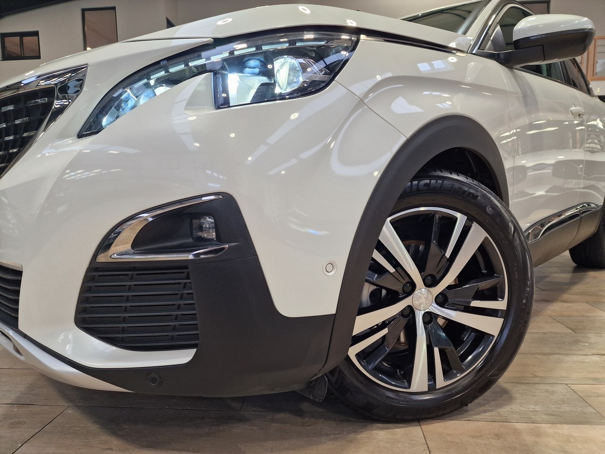 Peugeot 3008 1.2 PURETECH 130 ALLURE / TOIT PANORAMIQUE / COURROIE CHANGEE