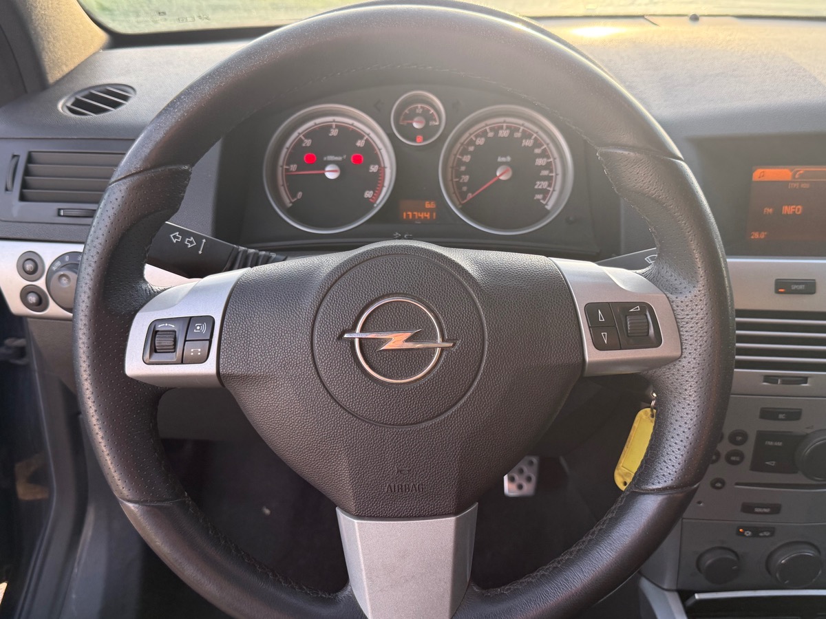 Opel Astra GTC 1.7 CDTI 100 CH / SPORT / DISTRIBUTION NEUF SUR FACTURE