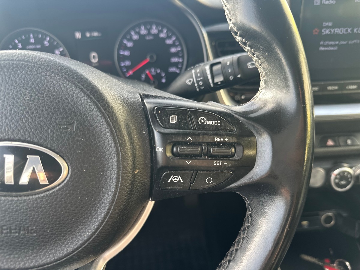 Kia Stonic Phase 2 1.0 T-GDi 100 cv EN TRÈS BON ÉTAT - CAMÉRA DE RECUL - CARPLAY
