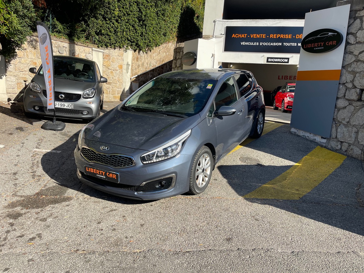 Kia Ceed 1.6 GDI 135 CV / Phase 2 / CarPlay / Caméra / GPS / Km Réel / Boite Auto