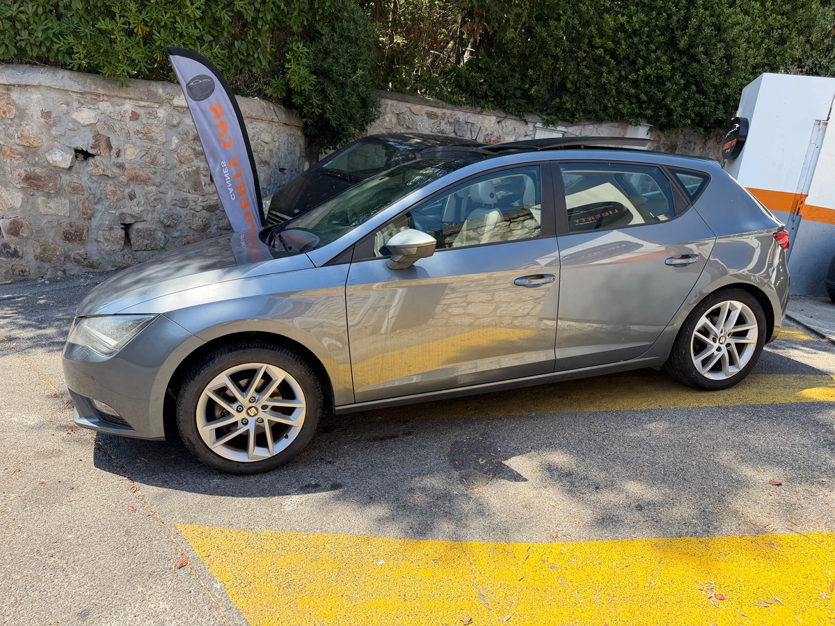 Seat Leon 1.2 TSI 105 CV / Toit Ouvrant /5 Portes Intérieur Cuir / Boite Neuve / Seat Sound